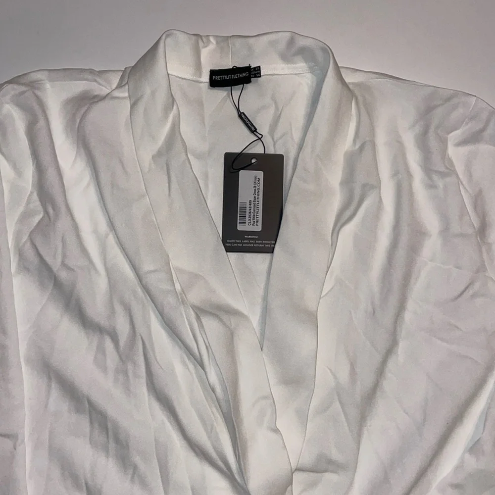 PrettyLittleThing Oversized Double Breasted Blazer Dress - Picture 4 of 8